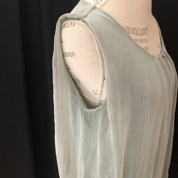 Gorgeous Italian Made Flowy Linen top: Size M/L - Picture 6 of 16